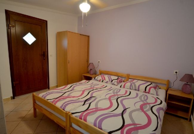 Estudio en Vrvari - Apartamento Estudio en Vrvari con Terraza, Acondicionador, WIFI, Lavadora (664-4) Estudio en Vrvari - Apartamento Estudio en Vrvari con Terraza, Acondicionador, WIFI, Lavadora (664-4)