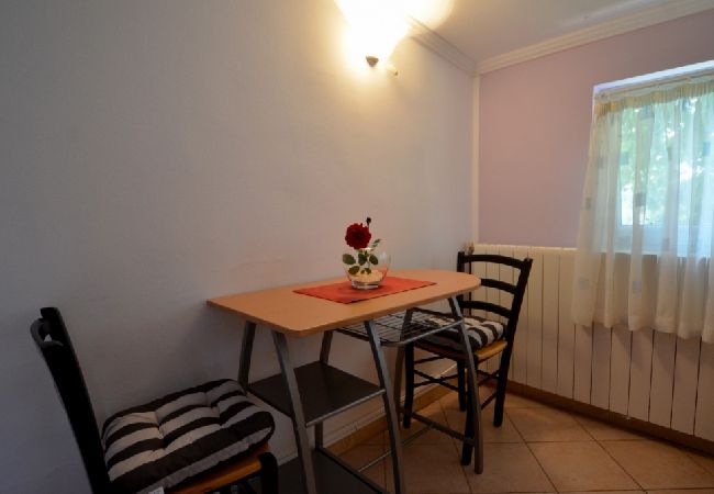 Estudio en Vrvari - Apartamento Estudio en Vrvari con Terraza, Acondicionador, WIFI, Lavadora (664-4) Estudio en Vrvari - Apartamento Estudio en Vrvari con Terraza, Acondicionador, WIFI, Lavadora (664-4)