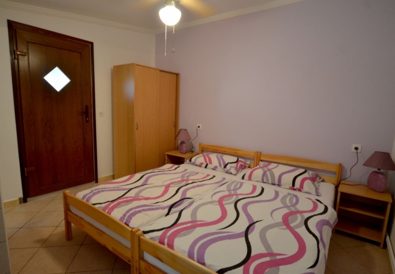 Estudio en Vrvari - Apartamento Estudio en Vrvari con Terraza, Acondicionador, WIFI, Lavadora (664-4)