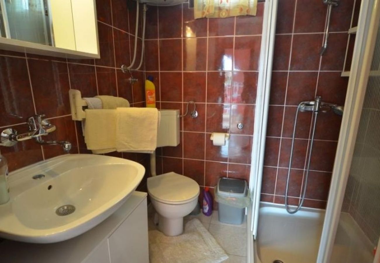 Apartamento en Vrvari - Apartamento en Vrvari con Balcón, Acondicionador, WIFI, Lavadora (664-3)