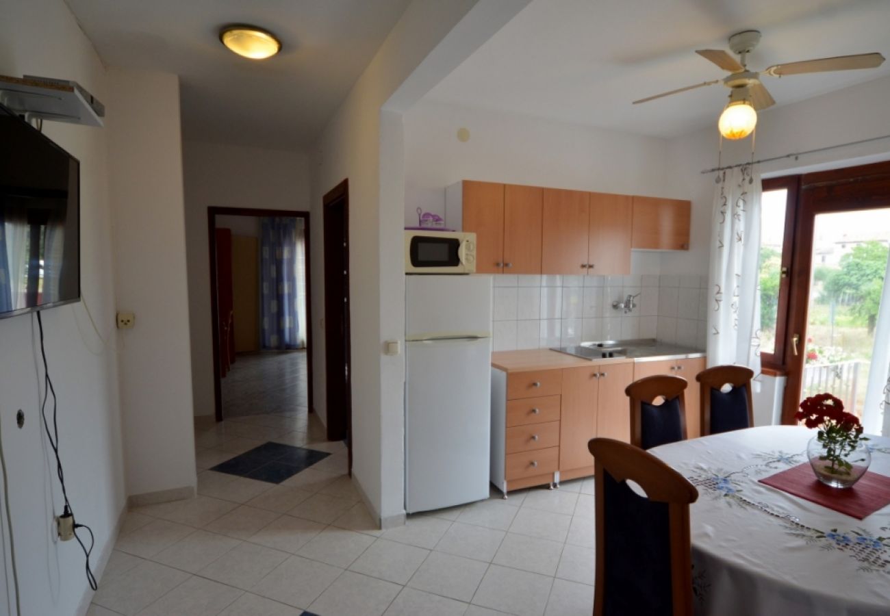 Apartamento en Vrvari - Apartamento en Vrvari con Balcón, Acondicionador, WIFI, Lavadora (664-2)