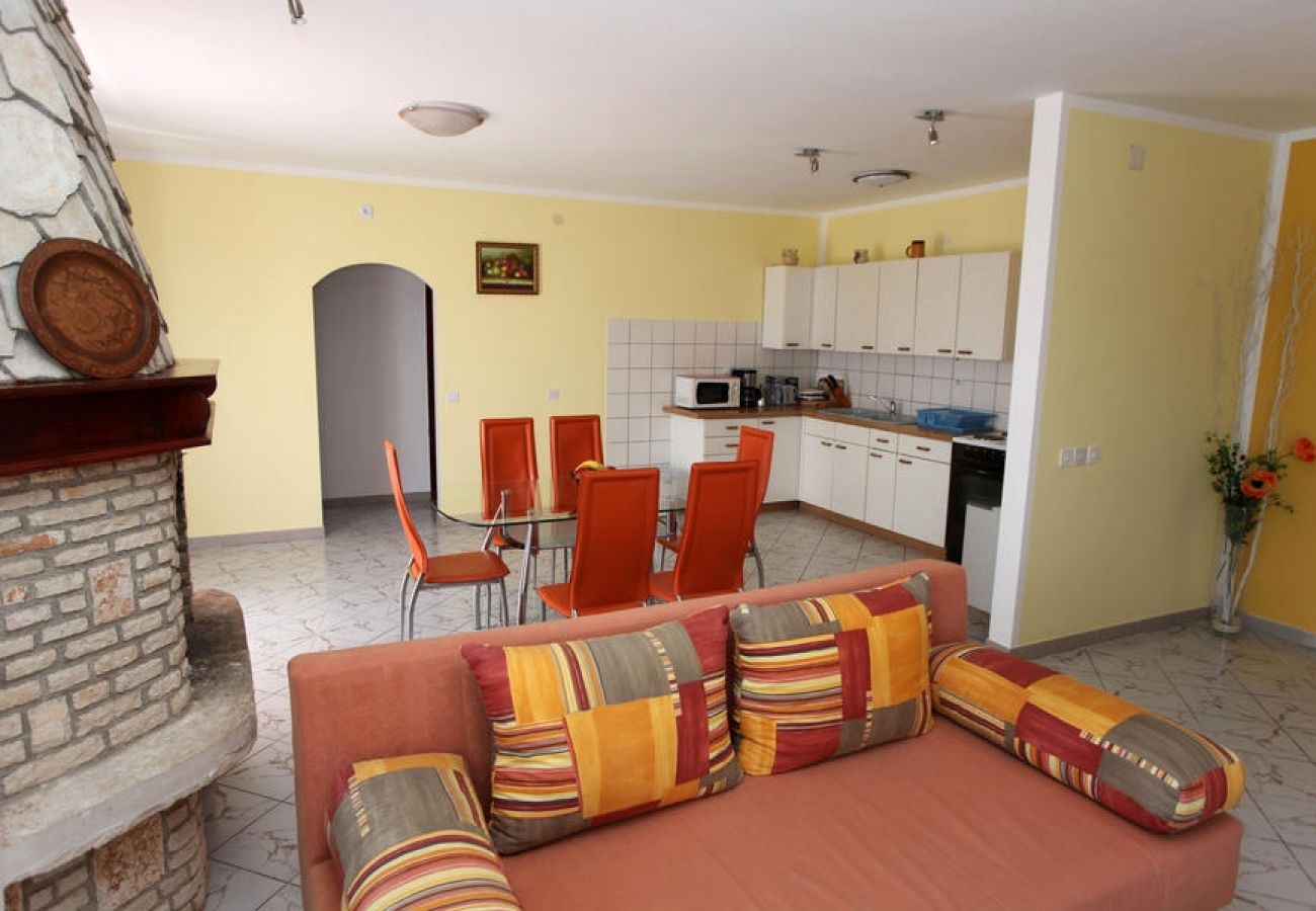 Apartamento en Vrvari - Apartamento en Vrvari con Balcón, Acondicionador, WIFI, Lavadora (664-1)