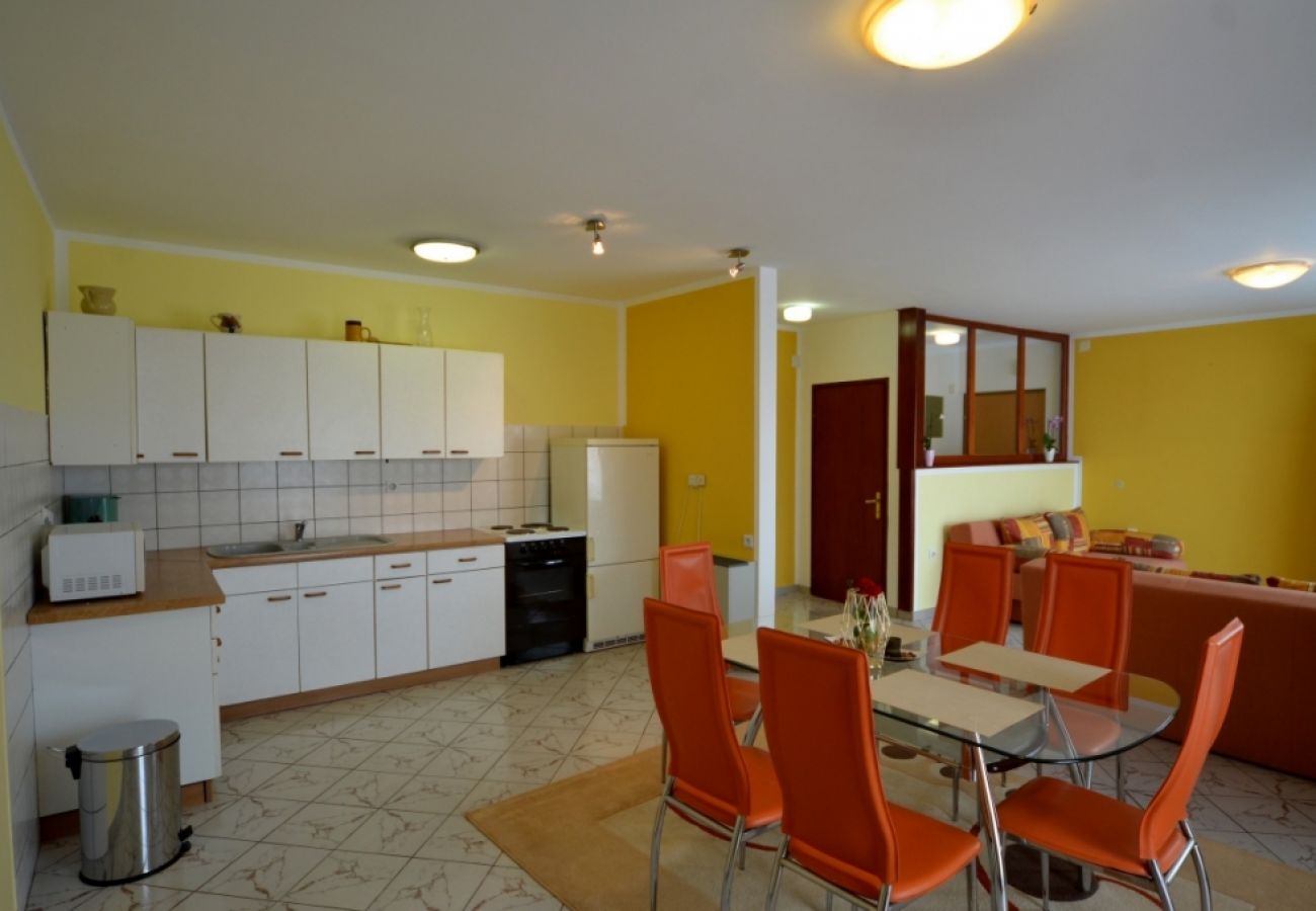 Apartamento en Vrvari - Apartamento en Vrvari con Balcón, Acondicionador, WIFI, Lavadora (664-1)