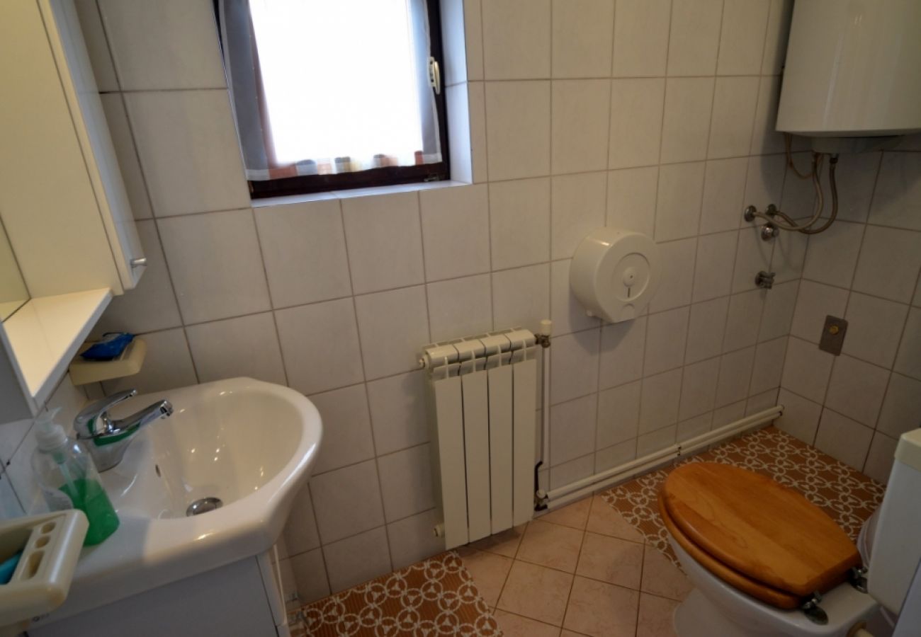 Apartamento en Vrvari - Apartamento en Vrvari con Balcón, Acondicionador, WIFI, Lavadora (664-1)