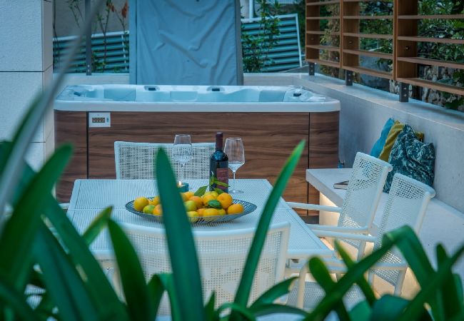 Apartamento en Brela - Apartamento en Brela con Seaview, Terraza, Acondicionador, WIFI (201-10) Apartamento en Brela - Apartamento en Brela con Seaview, Terraza, Acondicionador, WIFI (201-10)