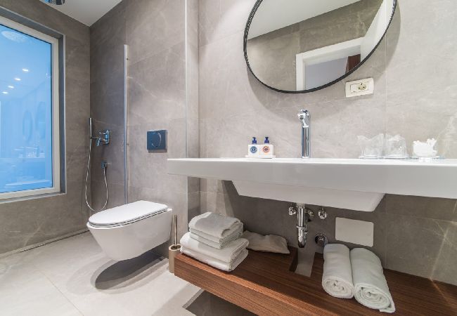 Apartamento en Brela - Apartamento en Brela con Seaview, Terraza, Acondicionador, WIFI (201-10) Apartamento en Brela - Apartamento en Brela con Seaview, Terraza, Acondicionador, WIFI (201-10)