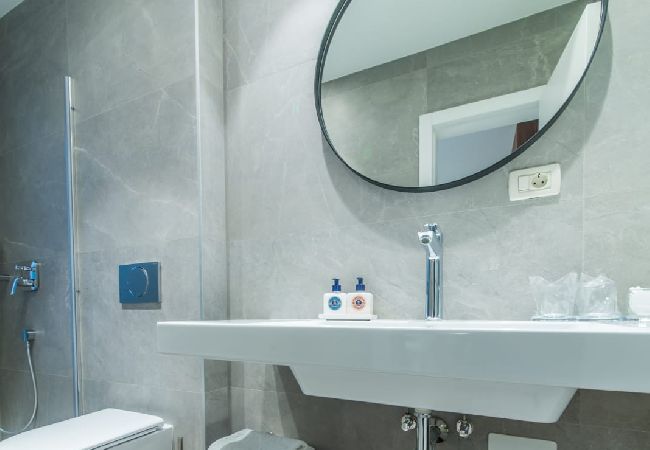 Apartamento en Brela - Apartamento en Brela con Seaview, Terraza, Acondicionador, WIFI (201-10) Apartamento en Brela - Apartamento en Brela con Seaview, Terraza, Acondicionador, WIFI (201-10)