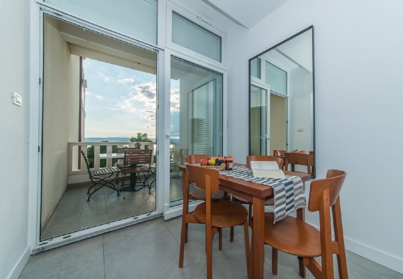 Apartamento en Brela - Apartamento en Brela con Seaview, Terraza, Acondicionador, WIFI (201-10)