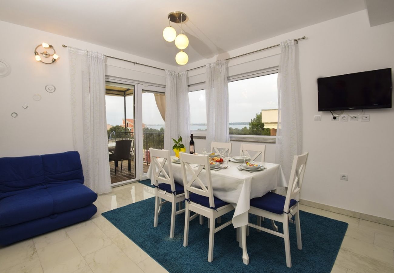 Apartamento en Nin - Apartamento en Zaton (Zadar) con Seaview, Balcón, Acondicionador, WIFI (685-2)