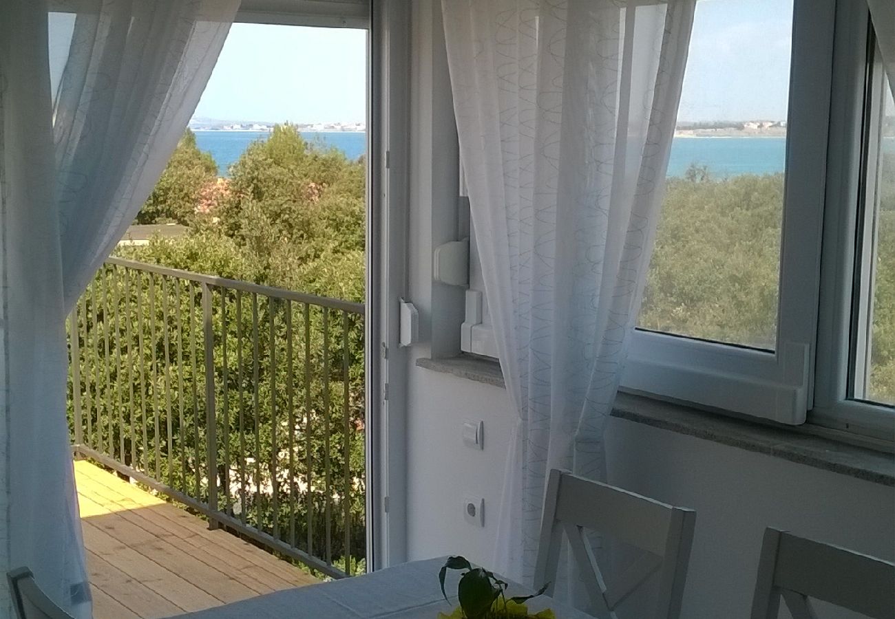 Apartamento en Nin - Apartamento en Zaton (Zadar) con Seaview, Balcón, Acondicionador, WIFI (685-2)