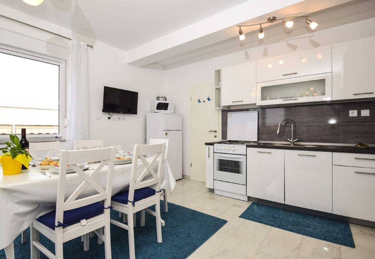 Apartamento en Nin - Apartamento en Zaton (Zadar) con Seaview, Balcón, Acondicionador, WIFI (685-2)