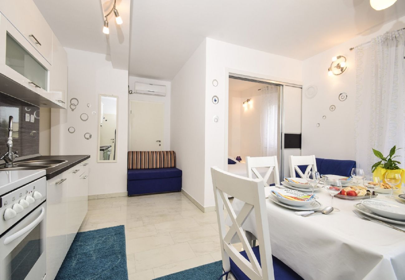 Apartamento en Nin - Apartamento en Zaton (Zadar) con Seaview, Balcón, Acondicionador, WIFI (685-2)