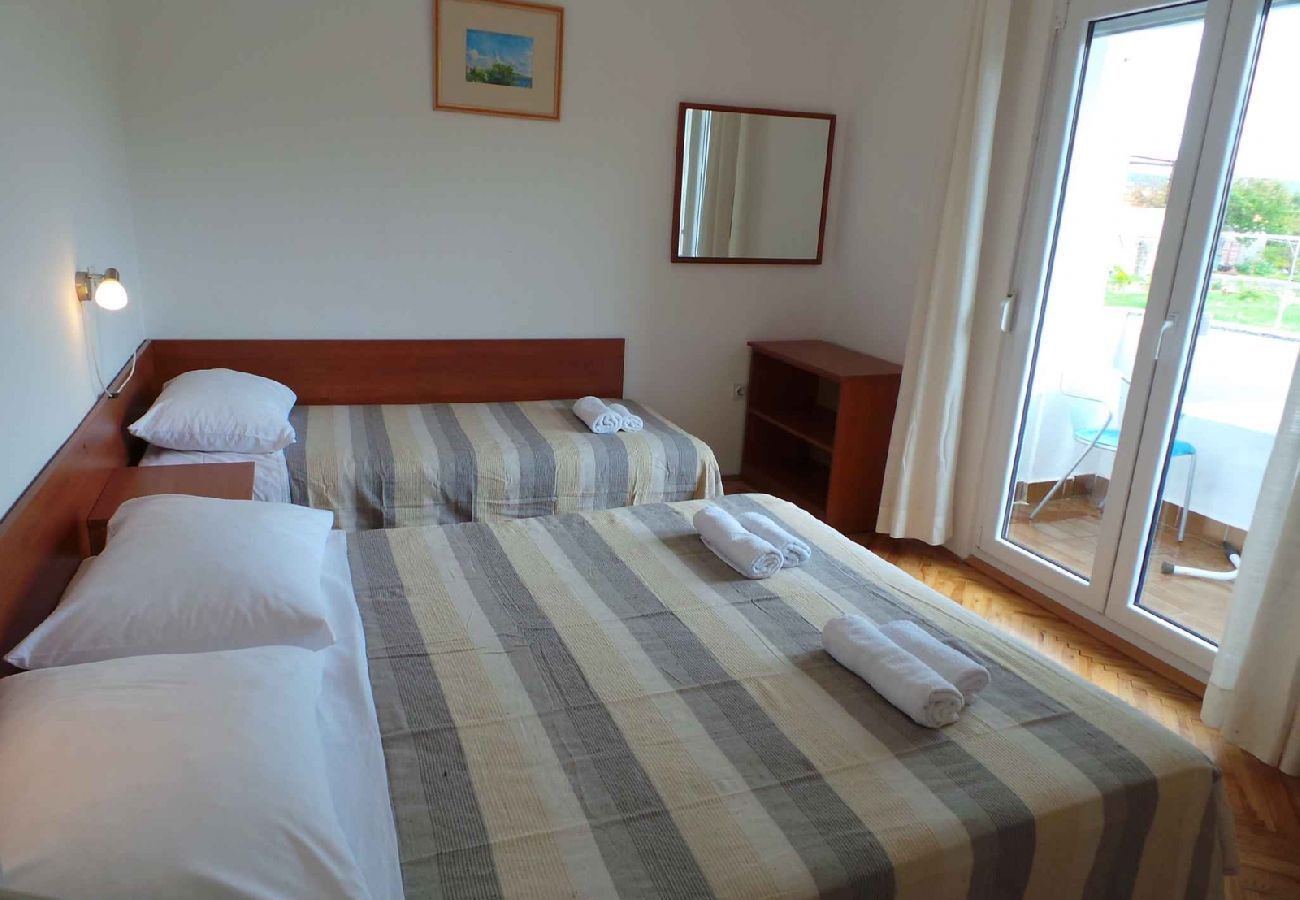 Apartamento en Ljubac - Apartamento en Ljubač con Seaview, Balcón, Acondicionador, WIFI (809-2)