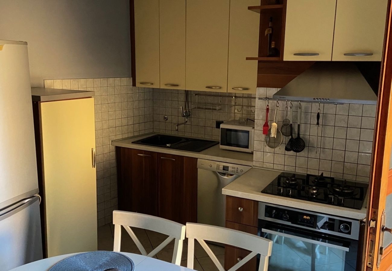 Apartamento en Sukošan - Apartamento en Sukošan con Balcón, Acondicionador, WIFI, Lavadora (5102-1)