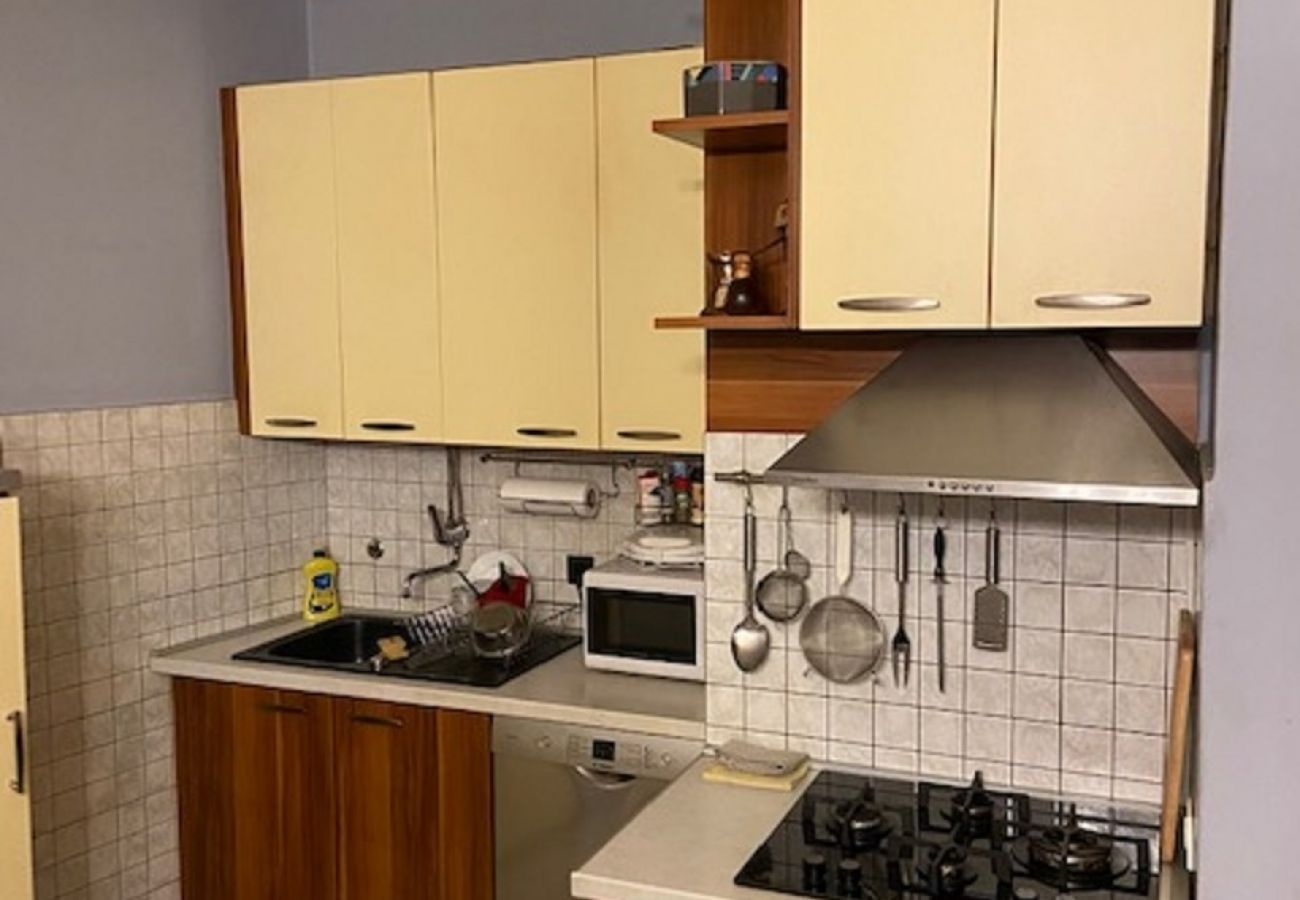 Apartamento en Sukošan - Apartamento en Sukošan con Balcón, Acondicionador, WIFI, Lavadora (5102-1)