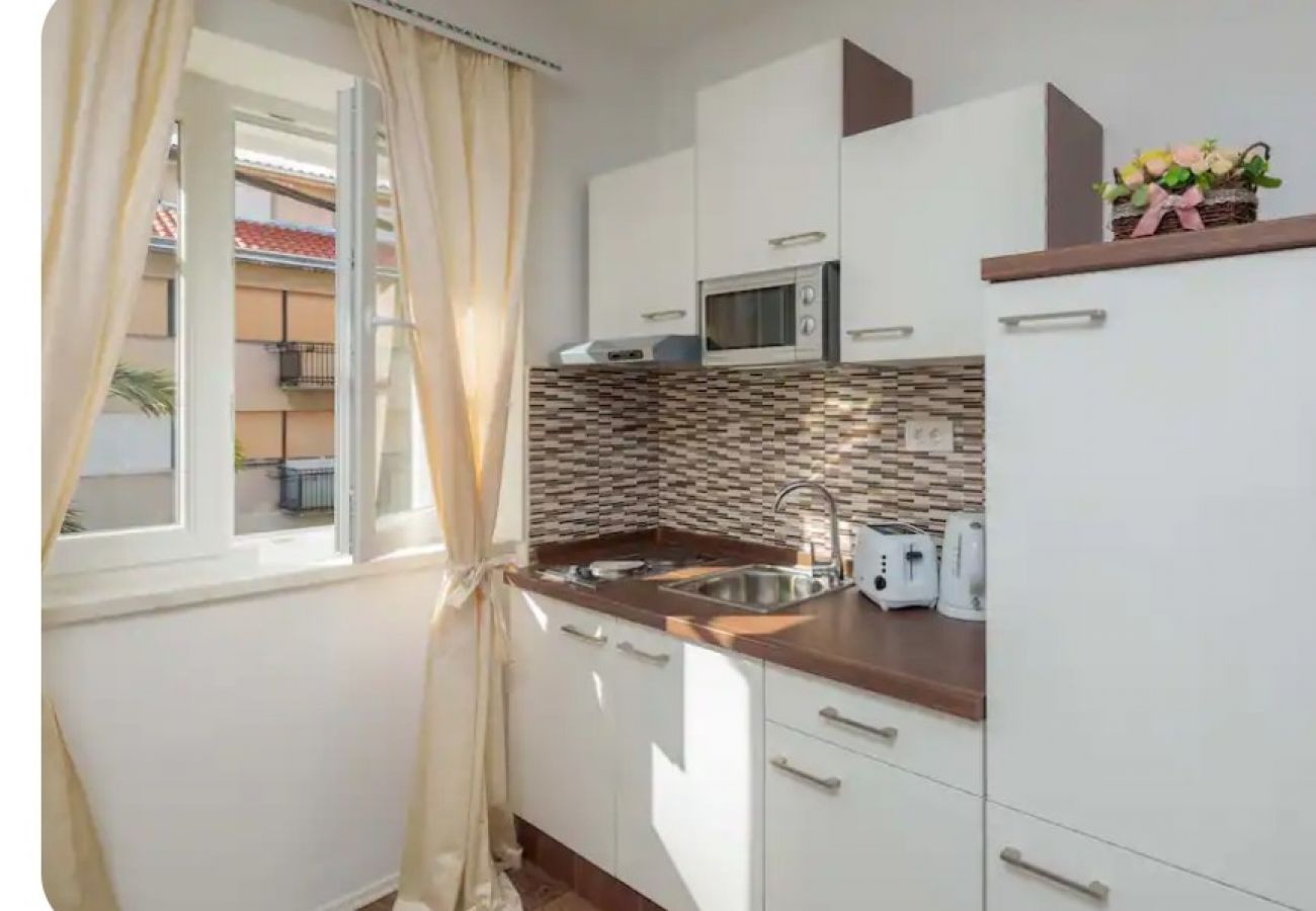 Apartamento en Split - Apartamento en Split con Balcón, Acondicionador, WIFI, Lavadora (4656-1)