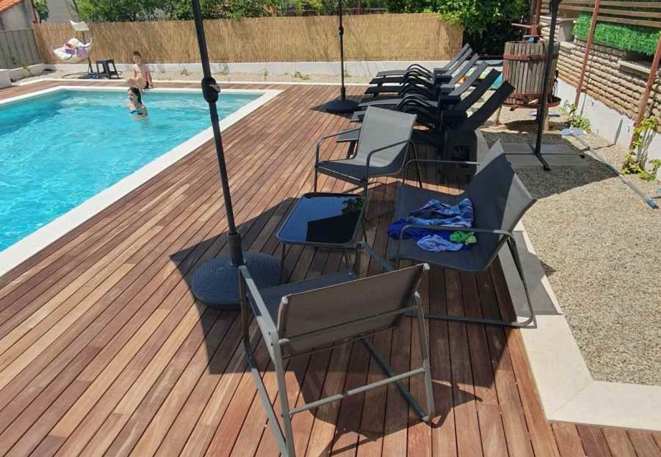 Apartamento en Kaštel Lukšic - Apartamento en Kaštel Lukšić con Balcón, Acondicionador, WIFI, Lavadora (5107-4)