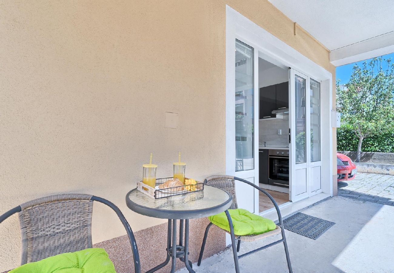 Apartamento en Kaštel Lukšic - Apartamento en Kaštel Lukšić con Terraza, Acondicionador, WIFI, Lavadora (5107-2)