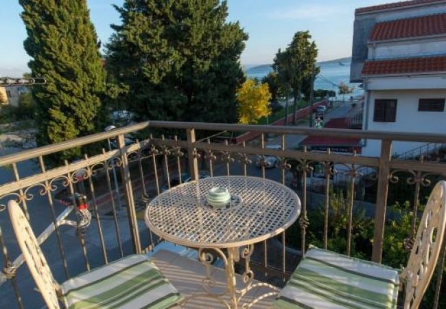 Apartamento en Kaštel Novi - Apartamento en Kaštel Novi con Seaview, Balcón, Acondicionador, WIFI (5110-1) Apartamento en Kaštel Novi - Apartamento en Kaštel Novi con Seaview, Balcón, Acondicionador, WIFI (5110-1)