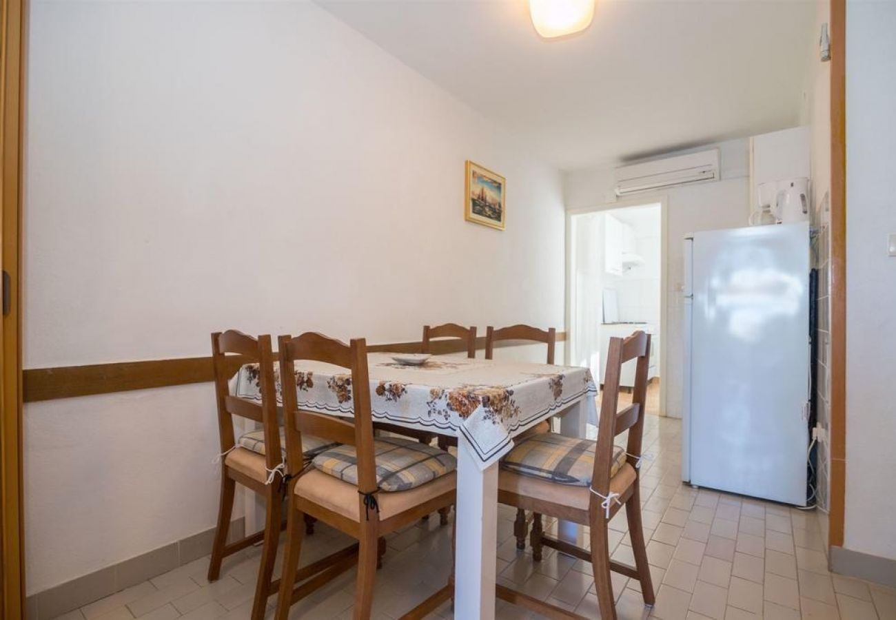 Apartamento en Okrug Gornji - Apartamento en Okrug Gornji con Seaview, Terraza, Acondicionador, WIFI (5106-3)