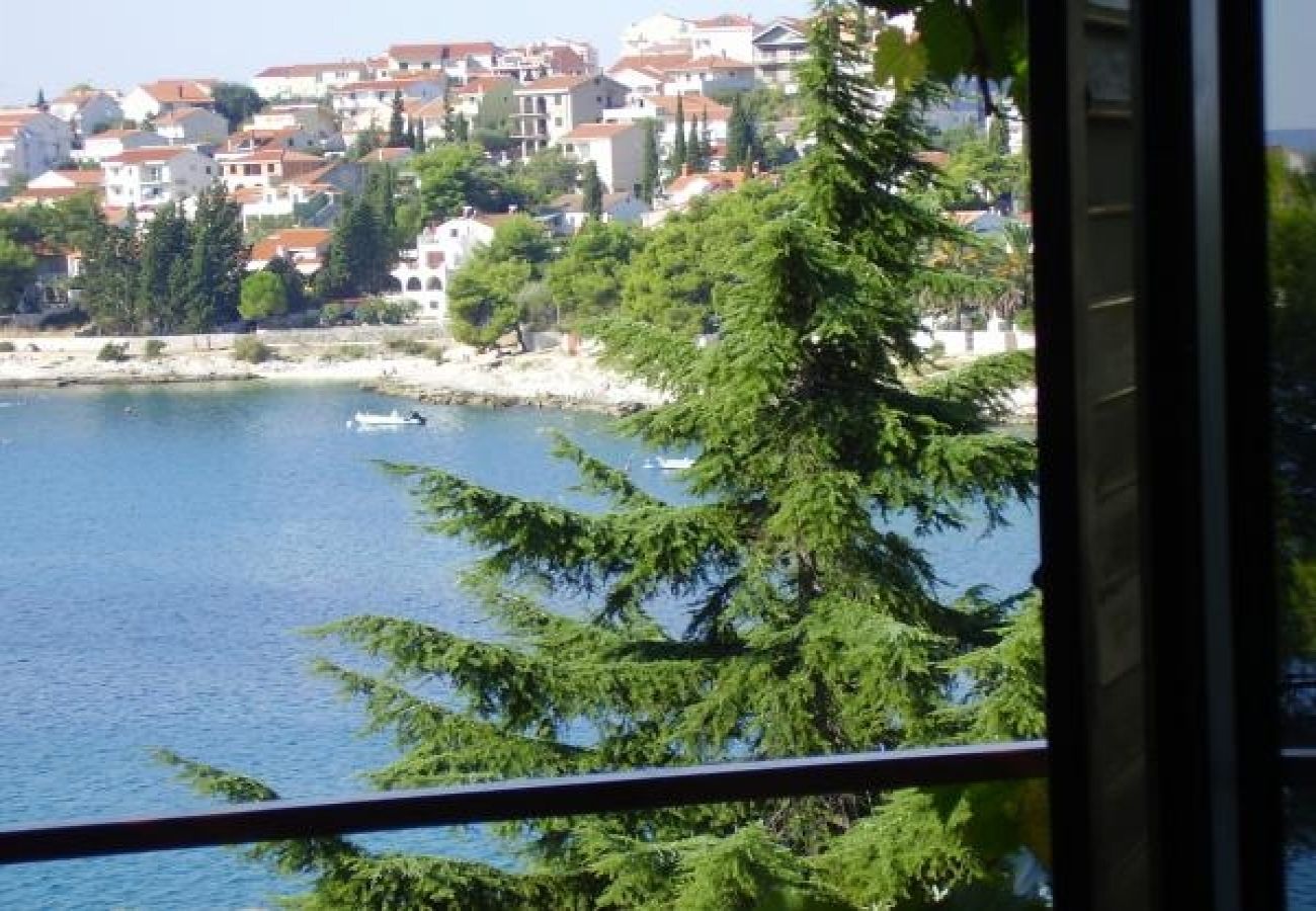 Apartamento en Okrug Gornji - Apartamento en Okrug Gornji con Seaview, Balcón, Acondicionador, WIFI (5106-2)