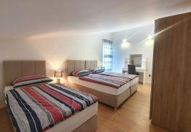 Apartamento en Vrvari - Apartamento en Vrvari con Terraza, WIFI, Lavadora (664-5) Apartamento en Vrvari - Apartamento en Vrvari con Terraza, WIFI, Lavadora (664-5)