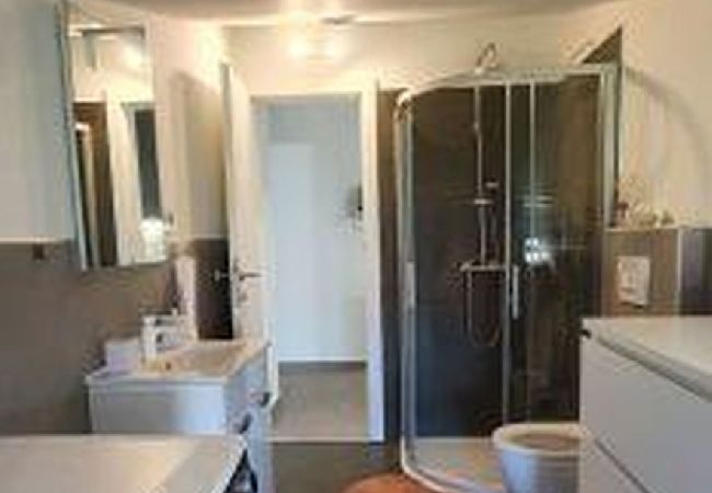 Apartamento en Vrvari - Apartamento en Vrvari con Terraza, WIFI, Lavadora (664-5) Apartamento en Vrvari - Apartamento en Vrvari con Terraza, WIFI, Lavadora (664-5)