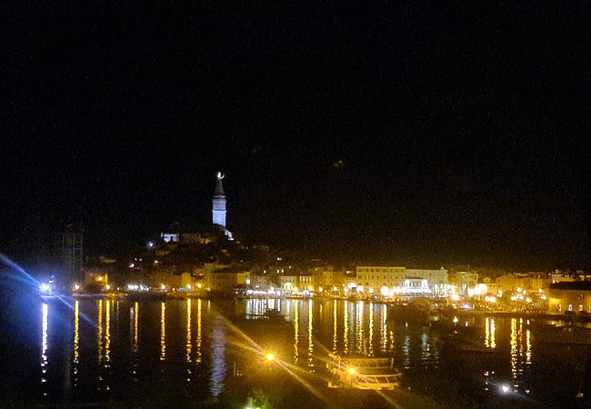 Apartamento en Rovinj - Apartamento en Rovinj con Balcón, Acondicionador, WIFI, Lavadora (5116-1) Apartamento en Rovinj - Apartamento en Rovinj con Balcón, Acondicionador, WIFI, Lavadora (5116-1)