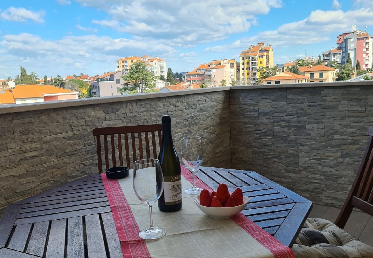 Apartamento en Rovinj - Apartamento en Rovinj con Balcón, Acondicionador, WIFI, Lavadora (5116-1)