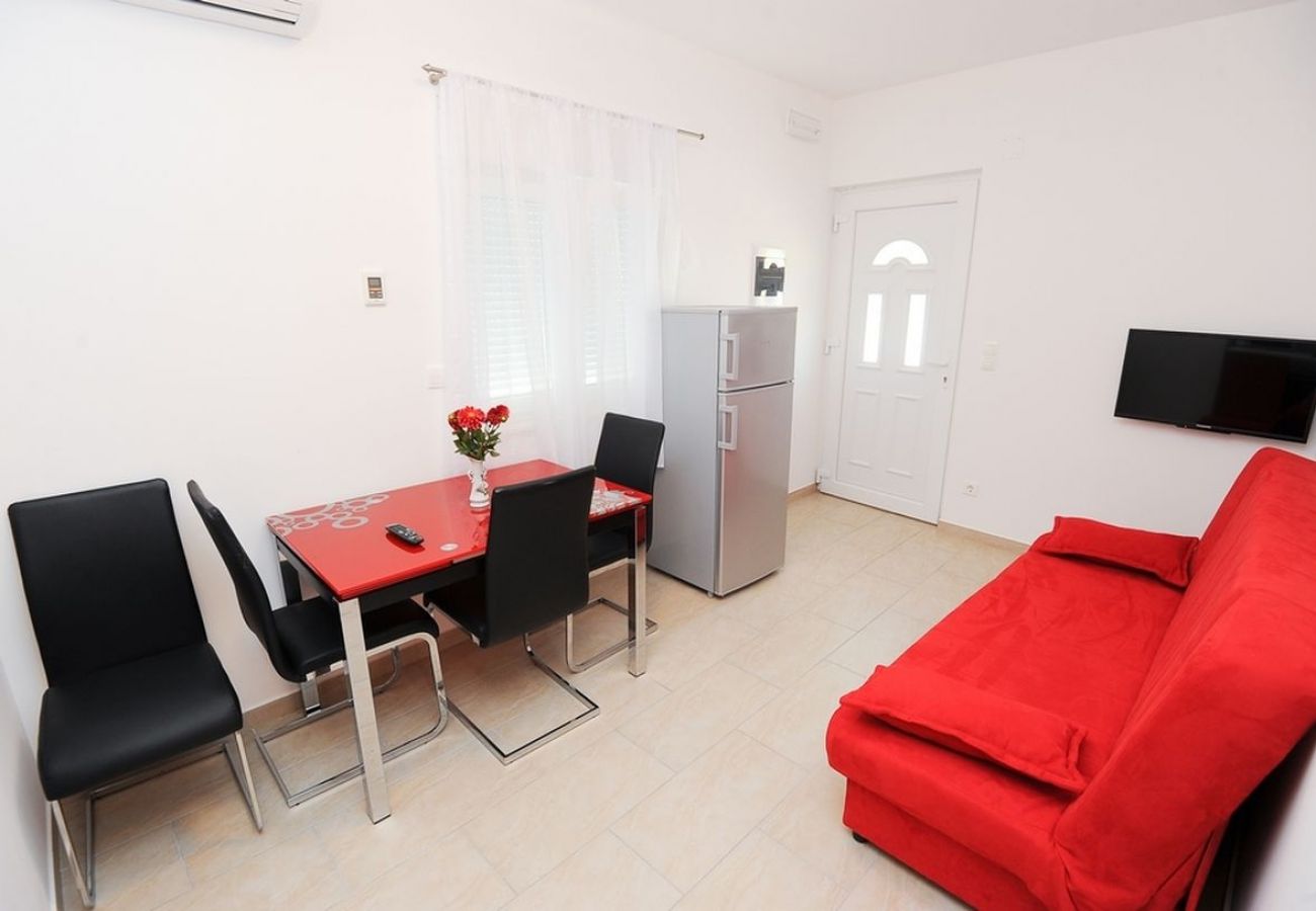 Apartamento en Podstrana - Apartamento en Podstrana-Sv.Martin con Terraza, Acondicionador, WIFI, Lavadora (5117-4)