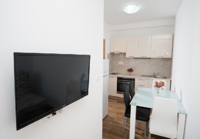 Apartamento en Podstrana - Apartamento en Podstrana-Sv.Martin con Seaview, Balcón, Acondicionador, WIFI (5117-7) Apartamento en Podstrana - Apartamento en Podstrana-Sv.Martin con Seaview, Balcón, Acondicionador, WIFI (5117-7)