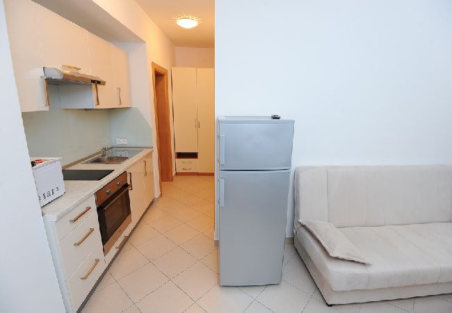 Apartamento en Podstrana - Apartamento en Podstrana-Sv.Martin con Terraza, Acondicionador, WIFI, Lavadora (5117-5) Apartamento en Podstrana - Apartamento en Podstrana-Sv.Martin con Terraza, Acondicionador, WIFI, Lavadora (5117-5)