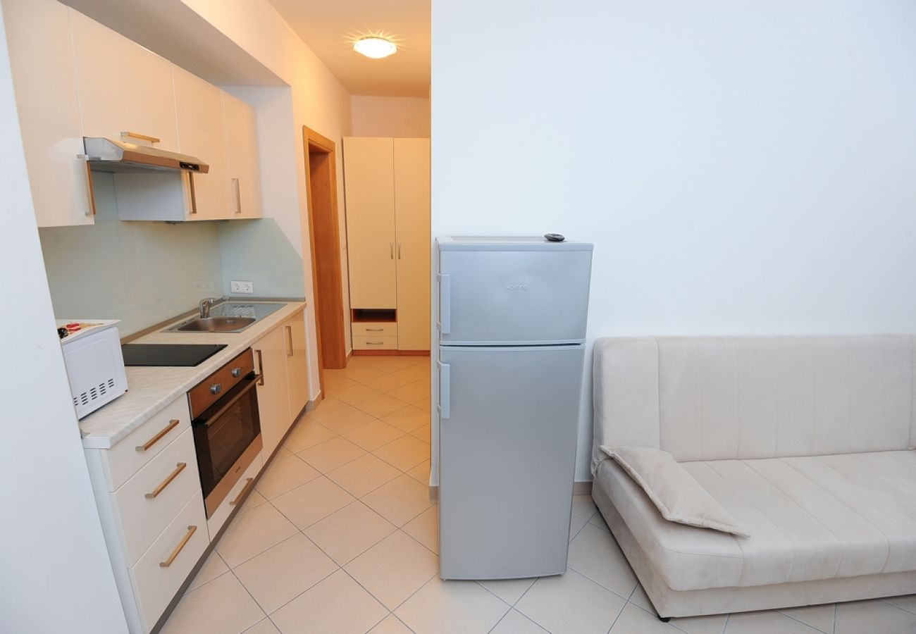 Apartamento en Podstrana - Apartamento en Podstrana-Sv.Martin con Terraza, Acondicionador, WIFI, Lavadora (5117-5)