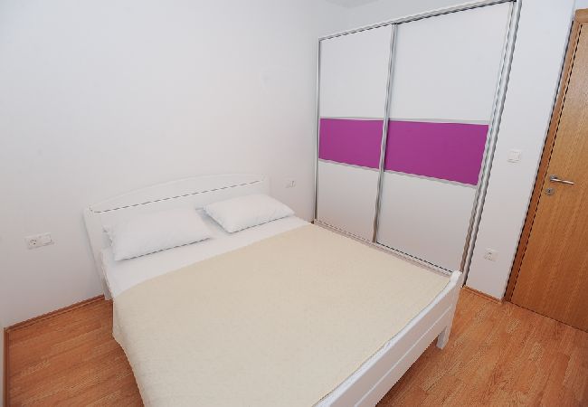 Apartamento en Podstrana - Apartamento en Podstrana-Sv.Martin con Seaview, Terraza, Acondicionador, WIFI (5117-2) Apartamento en Podstrana - Apartamento en Podstrana-Sv.Martin con Seaview, Terraza, Acondicionador, WIFI (5117-2)