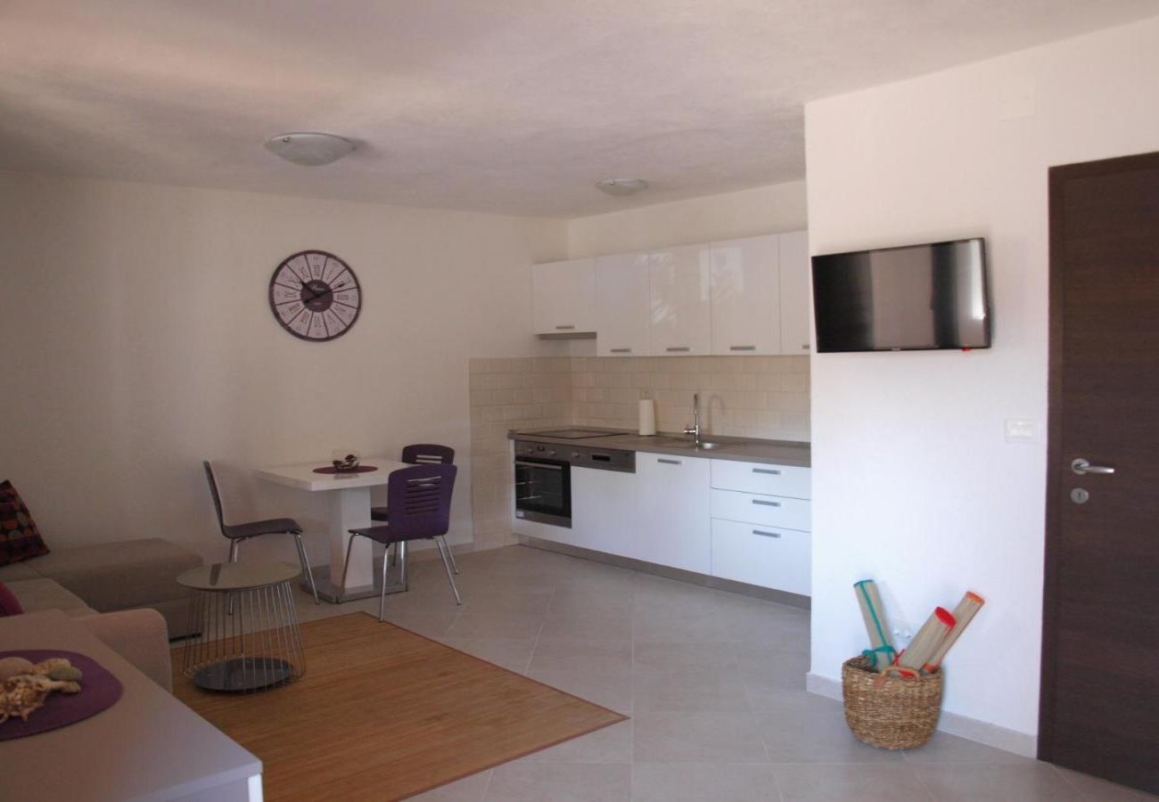 Casa en Milna - Casa de vacaciones en Milna con Terraza, Acondicionador, WIFI, Lavadora (5123-1)