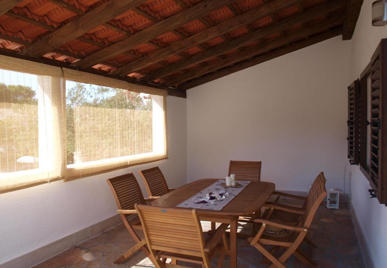 Casa en Milna - Casa de vacaciones en Milna con Terraza, Acondicionador, WIFI, Lavadora (5123-1)