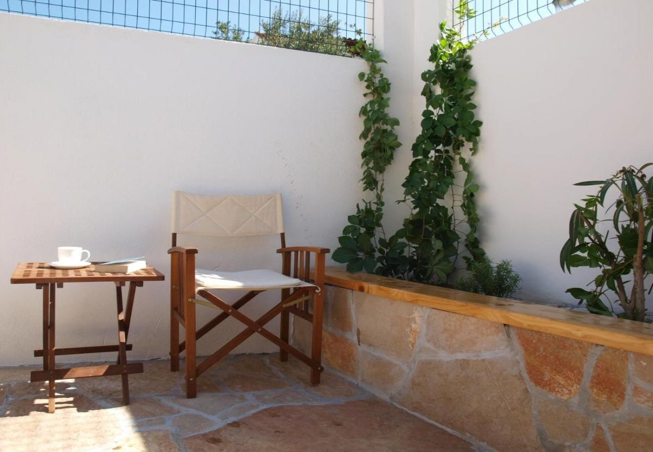 Casa en Milna - Casa de vacaciones en Milna con Terraza, Acondicionador, WIFI, Lavadora (5123-1)