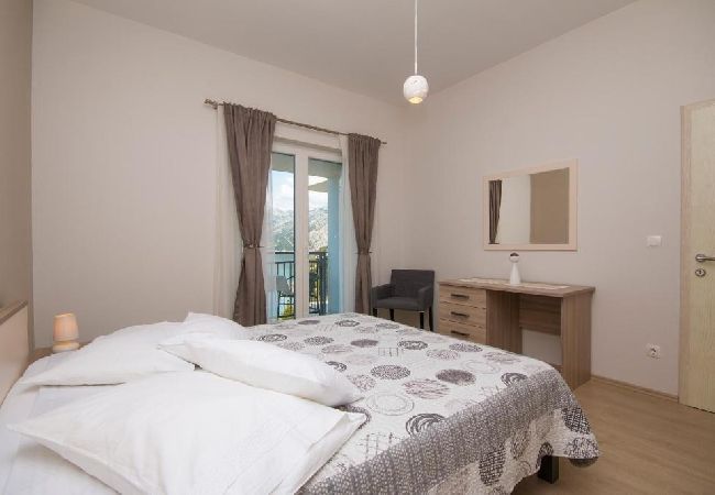 Apartamento en Brela - Apartamento en Brela con Seaview, Balcón, Acondicionador, WIFI (5122-2) Apartamento en Brela - Apartamento en Brela con Seaview, Balcón, Acondicionador, WIFI (5122-2)