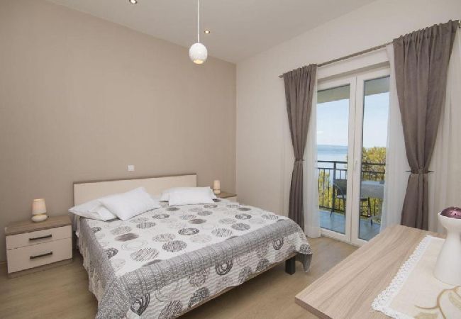 Apartamento en Brela - Apartamento en Brela con Seaview, Balcón, Acondicionador, WIFI (5122-2) Apartamento en Brela - Apartamento en Brela con Seaview, Balcón, Acondicionador, WIFI (5122-2)