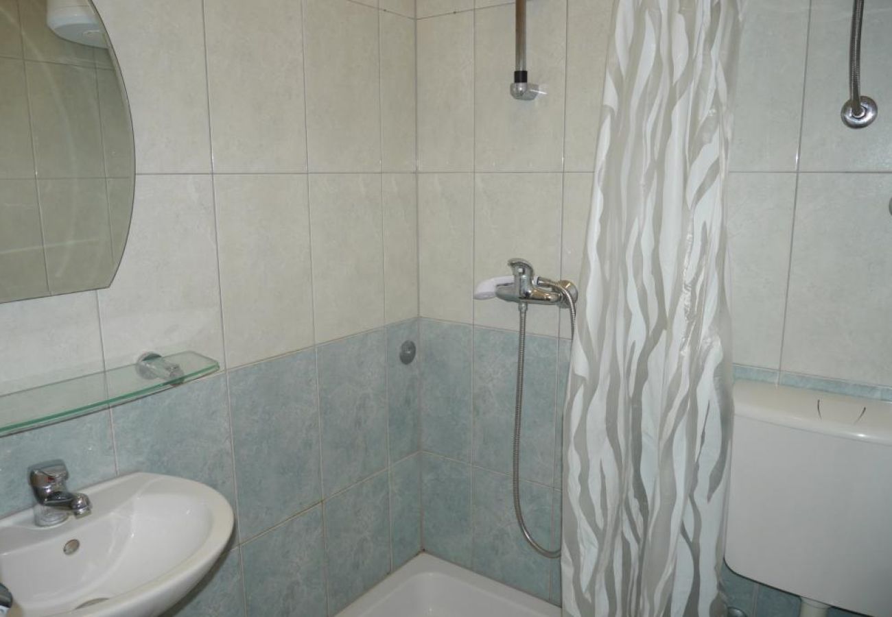 Apartamento en Dugi Rat - Apartamento en Dugi Rat con Seaview, Balcón, Acondicionador, WIFI (5132-4)