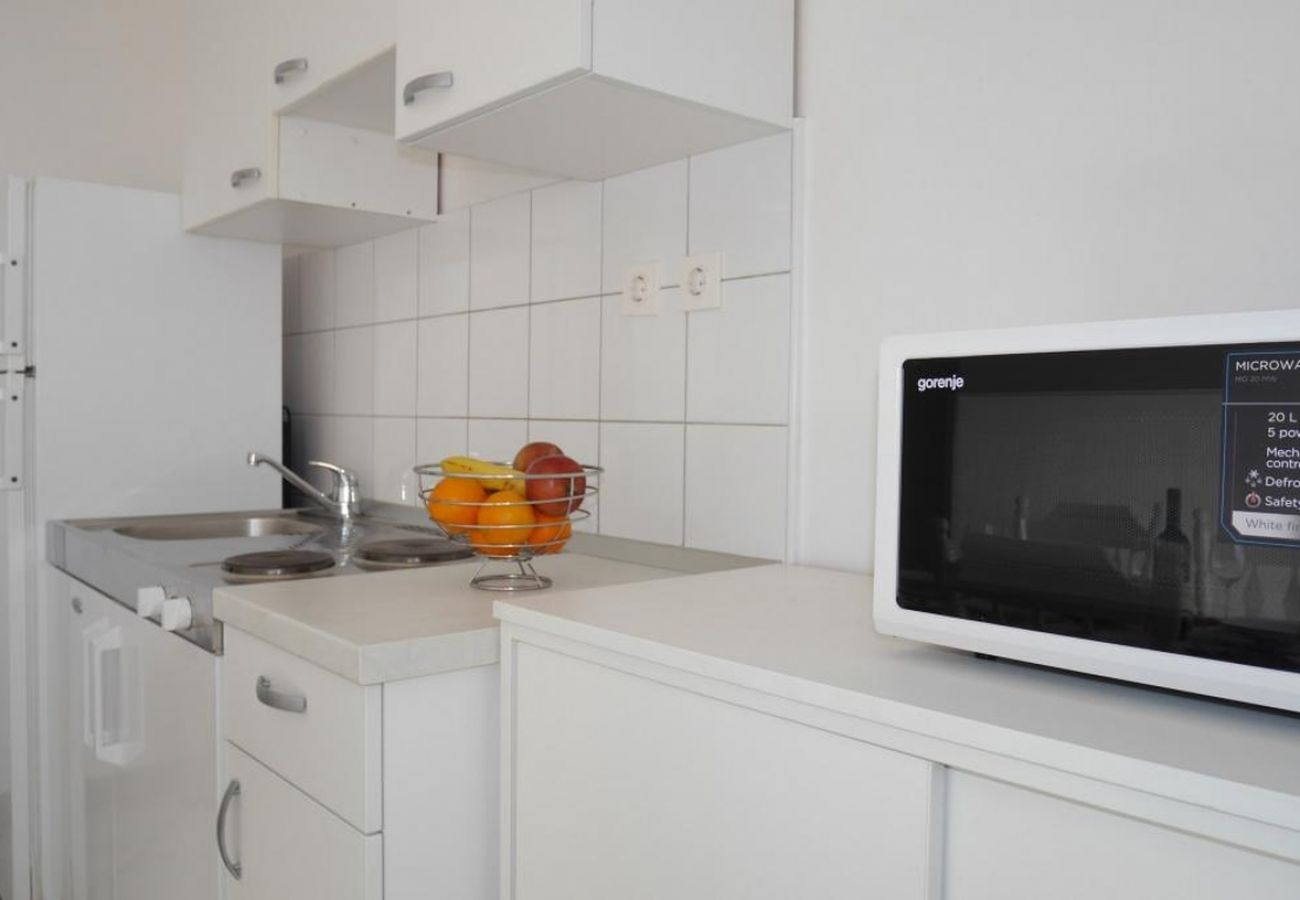 Apartamento en Dugi Rat - Apartamento en Dugi Rat con Seaview, Balcón, Acondicionador, WIFI (5132-1)