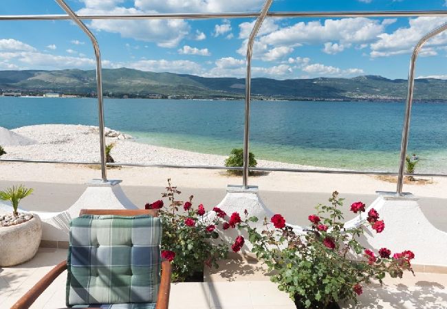 Apartamento en Arbanija - Apartamento en Arbanija con Seaview, Terraza, Acondicionador, WIFI (5138-2) Apartamento en Arbanija - Apartamento en Arbanija con Seaview, Terraza, Acondicionador, WIFI (5138-2)