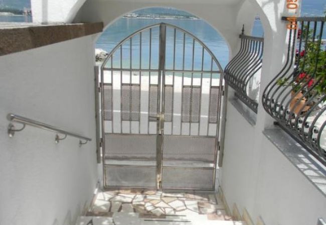 Apartamento en Arbanija - Apartamento en Arbanija con Seaview, Terraza, Acondicionador, WIFI (5138-2) Apartamento en Arbanija - Apartamento en Arbanija con Seaview, Terraza, Acondicionador, WIFI (5138-2)