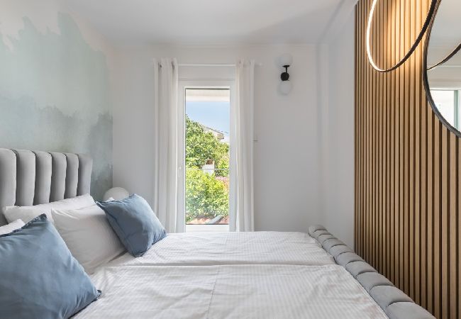 Apartamento en Arbanija - Apartamento en Arbanija con Seaview, Terraza, Acondicionador, WIFI (5139-2) Apartamento en Arbanija - Apartamento en Arbanija con Seaview, Terraza, Acondicionador, WIFI (5139-2)