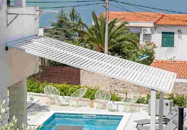 Apartamento en Arbanija - Apartamento en Arbanija con Seaview, Terraza, Acondicionador, WIFI (5139-2) Apartamento en Arbanija - Apartamento en Arbanija con Seaview, Terraza, Acondicionador, WIFI (5139-2)