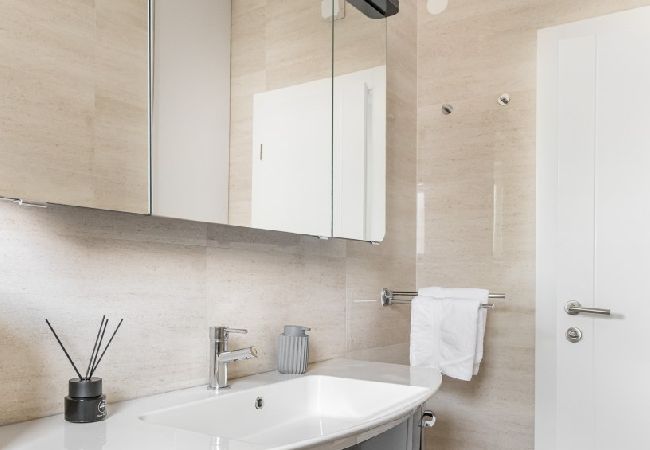 Apartamento en Arbanija - Apartamento en Arbanija con Seaview, Terraza, Acondicionador, WIFI (5139-2) Apartamento en Arbanija - Apartamento en Arbanija con Seaview, Terraza, Acondicionador, WIFI (5139-2)