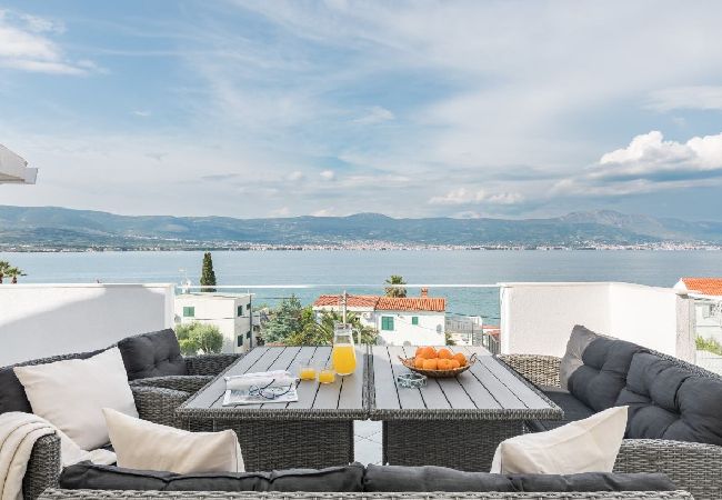 Apartamento en Arbanija - Apartamento en Arbanija con Seaview, Terraza, Acondicionador, WIFI (5139-5) Apartamento en Arbanija - Apartamento en Arbanija con Seaview, Terraza, Acondicionador, WIFI (5139-5)