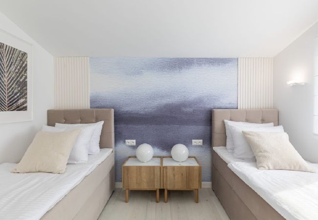 Apartamento en Arbanija - Apartamento en Arbanija con Seaview, Terraza, Acondicionador, WIFI (5139-5) Apartamento en Arbanija - Apartamento en Arbanija con Seaview, Terraza, Acondicionador, WIFI (5139-5)