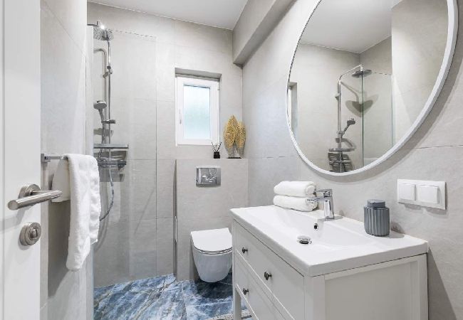 Apartamento en Arbanija - Apartamento en Arbanija con Terraza, Acondicionador, WIFI (5139-4) Apartamento en Arbanija - Apartamento en Arbanija con Terraza, Acondicionador, WIFI (5139-4)