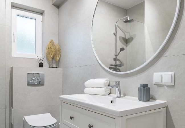 Apartamento en Arbanija - Apartamento en Arbanija con Terraza, Acondicionador, WIFI (5139-4) Apartamento en Arbanija - Apartamento en Arbanija con Terraza, Acondicionador, WIFI (5139-4)